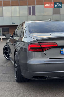 Седан Audi A8 2016 в 