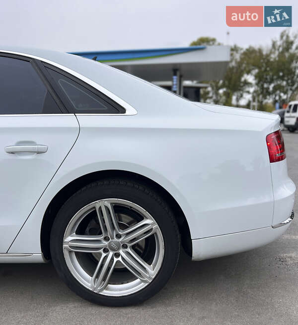 Седан Audi A8 2012 в Киеве