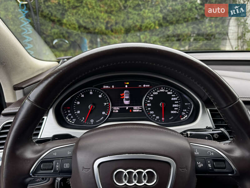Седан Audi A8 2011 в Києві