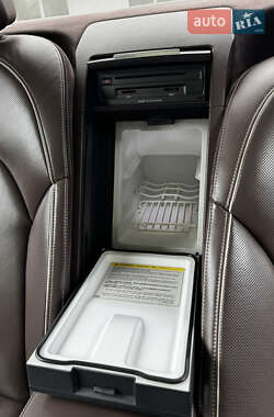 Седан Audi A8 2011 в 