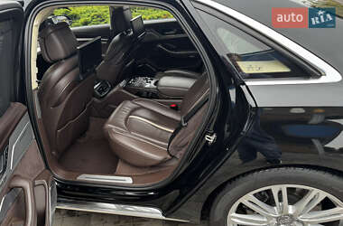 Седан Audi A8 2011 в 