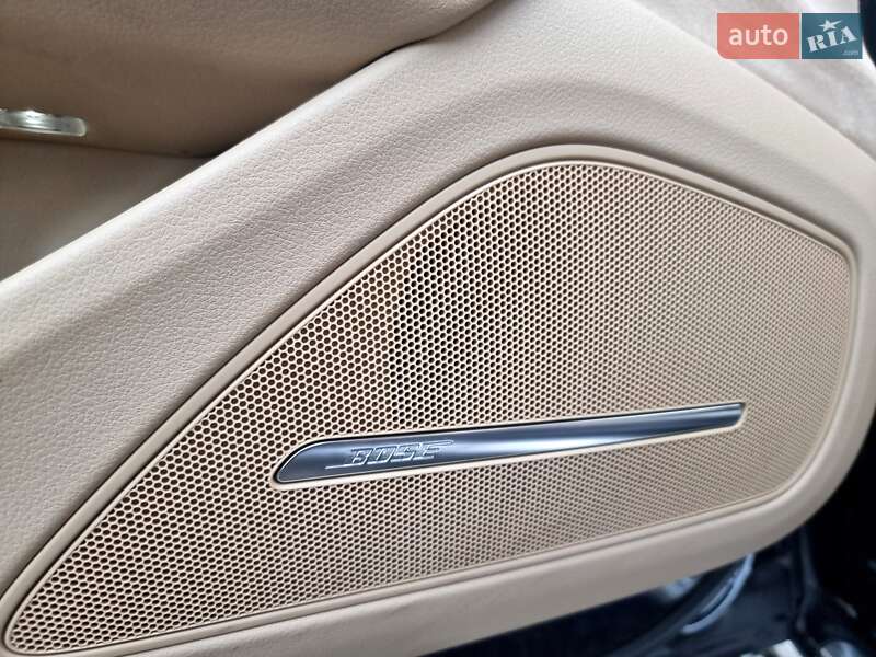 Седан Audi A8 2014 в Києві