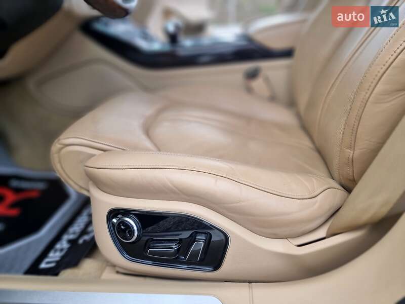 Седан Audi A8 2014 в Києві