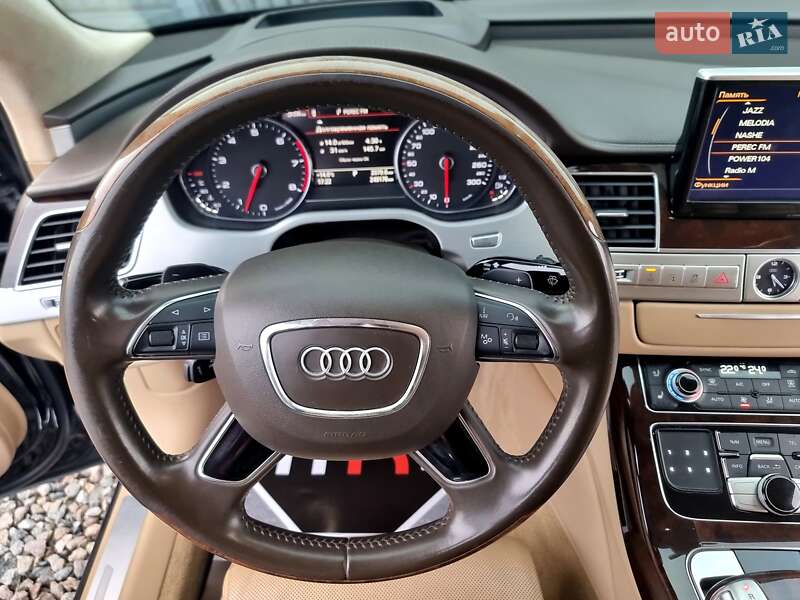 Седан Audi A8 2014 в Києві