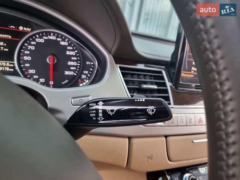 Седан Audi A8 2014 в Києві