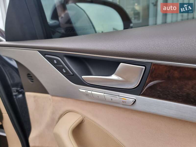 Седан Audi A8 2014 в Києві