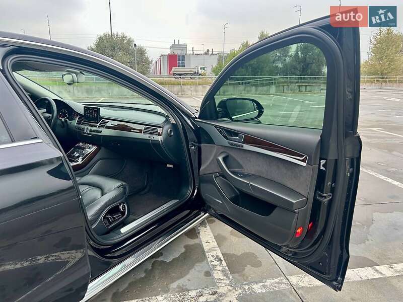Седан Audi A8 2014 в Киеве