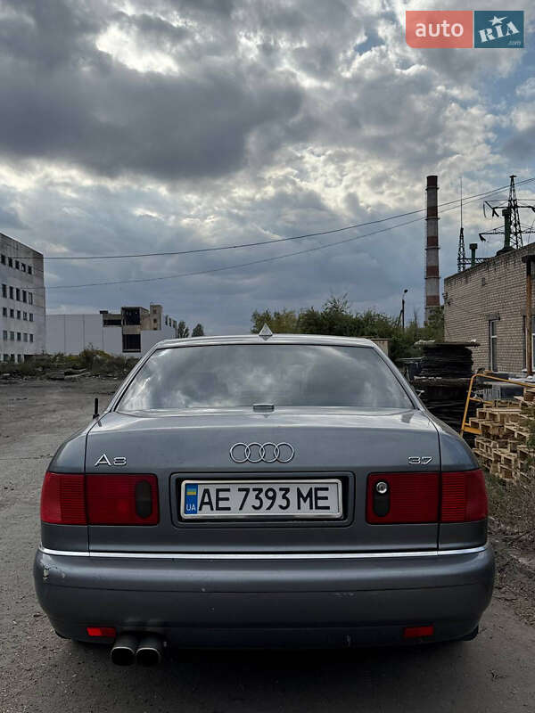 Седан Audi A8 1999 в Днепре