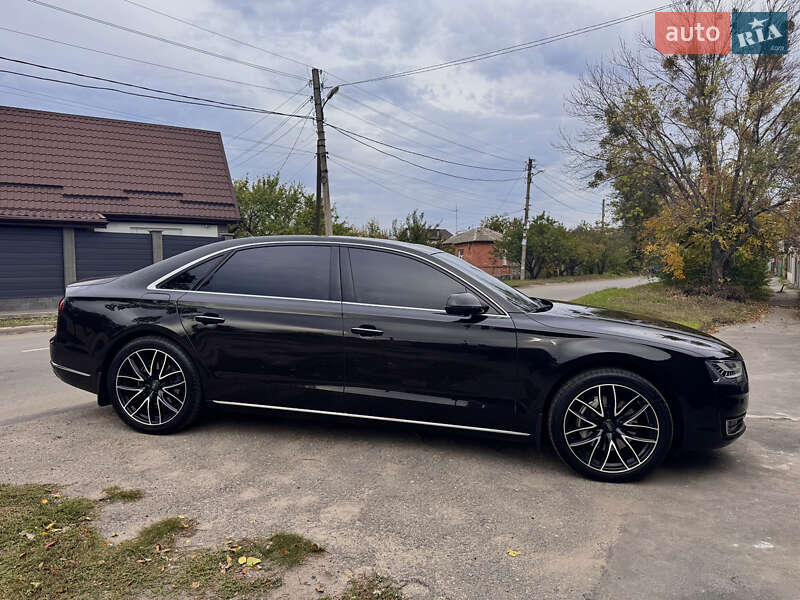 Седан Audi A8 2017 в Харкові