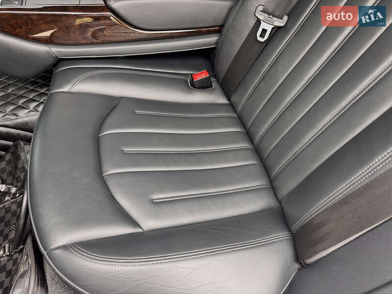 Седан Audi A8 2017 в Харкові
