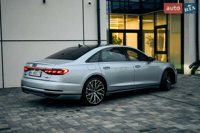 Седан Audi A8 2019 в Ровно