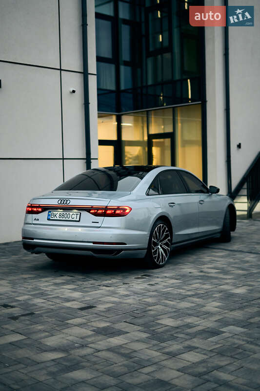 Седан Audi A8 2019 в Ровно