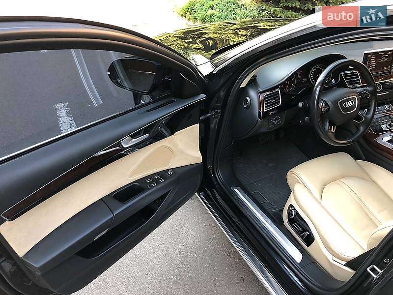 Седан Audi A8 2011 в Киеве