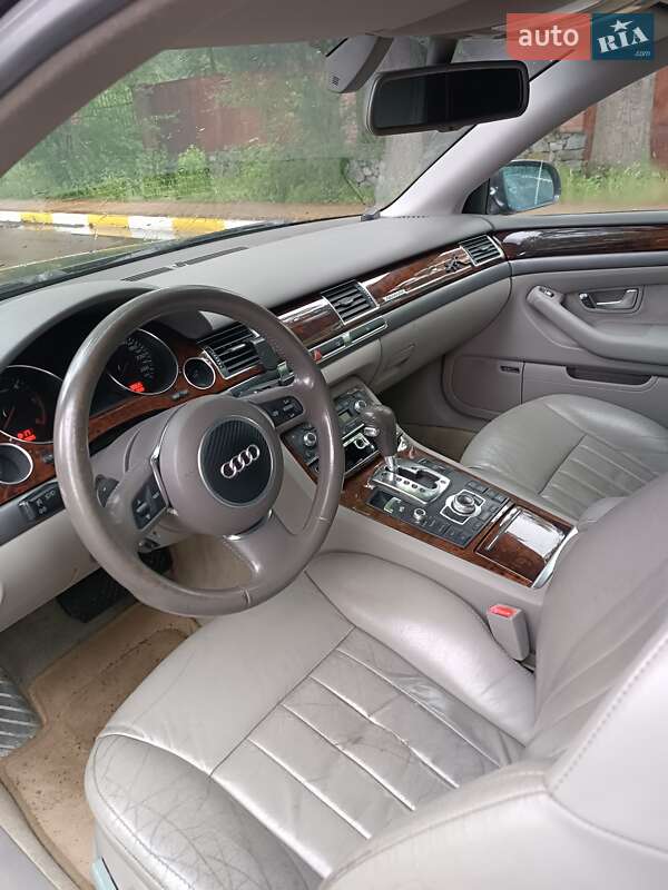 Седан Audi A8 2003 в Буче