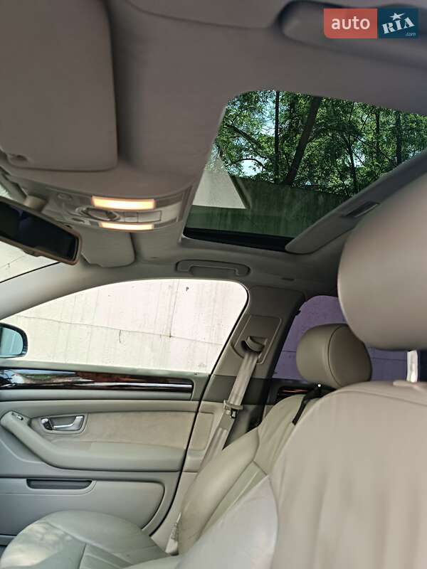 Седан Audi A8 2003 в Буче