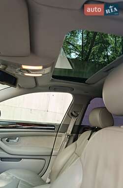 Седан Audi A8 2003 в 