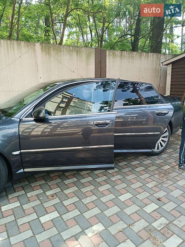 Седан Audi A8 2003 в Буче