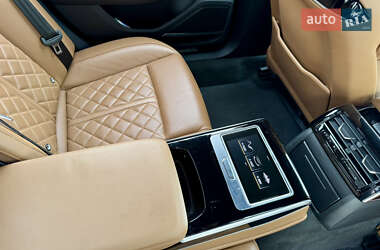 Седан Audi A8 2019 в 