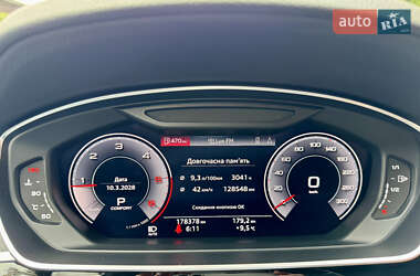 Седан Audi A8 2019 в 