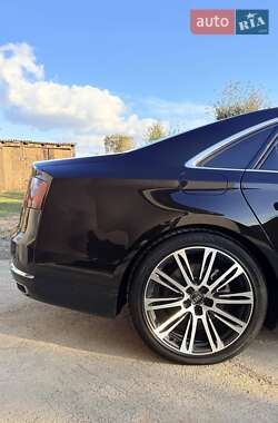 Седан Audi A8 2012 в 