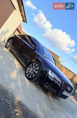 Седан Audi A8 2012 в 