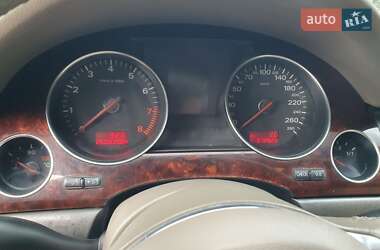 Седан Audi A8 2004 в 