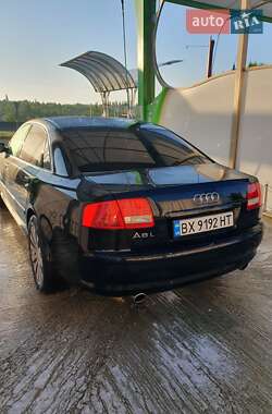 Седан Audi A8 2004 в 
