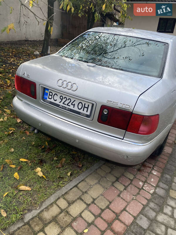 Седан Audi A8 2001 в Львові
