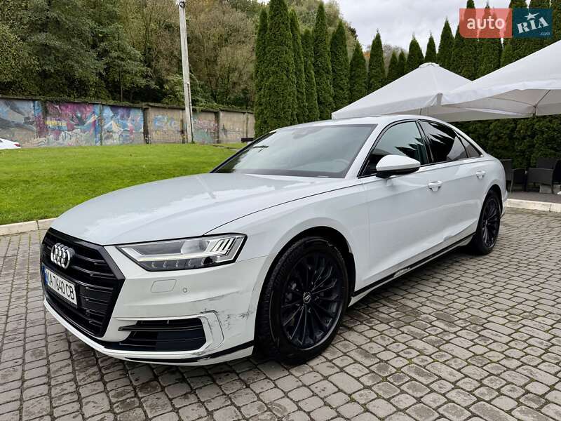 Седан Audi A8 2018 в Львове
