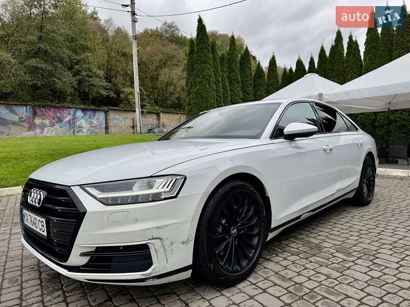 Седан Audi A8 2018 в Львове