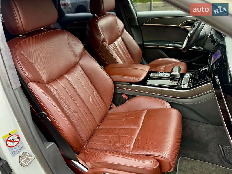 Седан Audi A8 2018 в Львове
