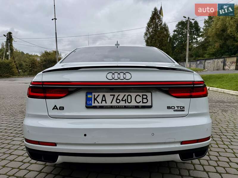 Седан Audi A8 2018 в Львове