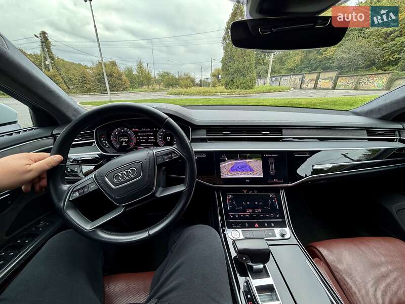 Седан Audi A8 2018 в Львове