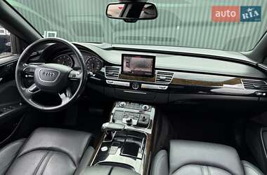 Седан Audi A8 2017 в 