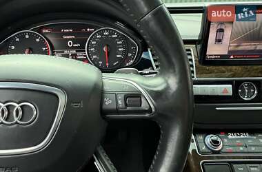 Седан Audi A8 2017 в 