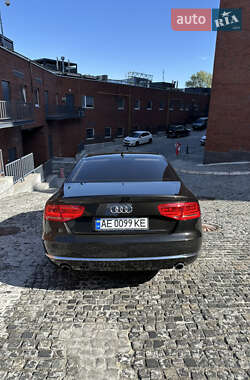 Седан Audi A8 2013 в  фото 6 Седан Audi A8 2013 в