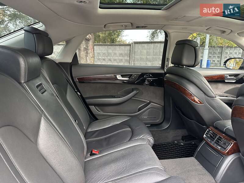 Седан Audi A8 2013 в Киеве