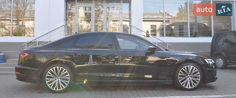 Седан Audi A8 2023 в Одессе