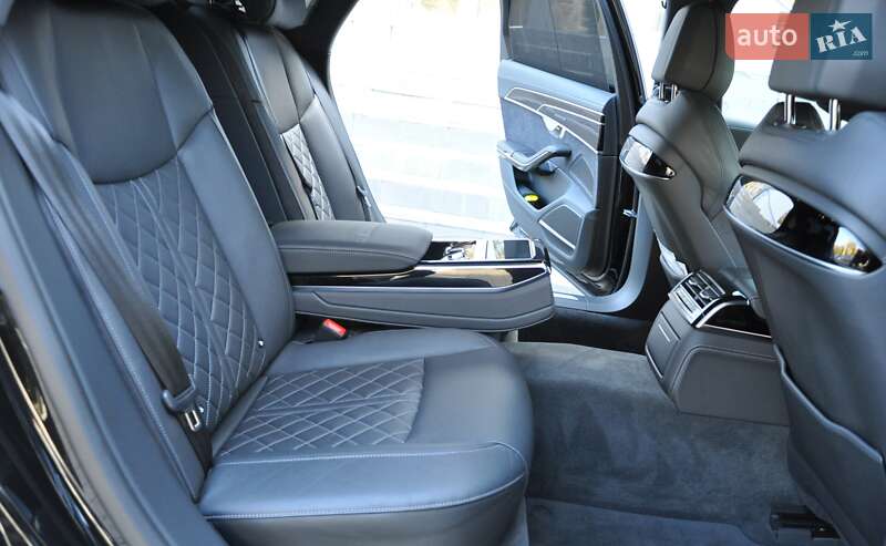 Седан Audi A8 2023 в Одессе