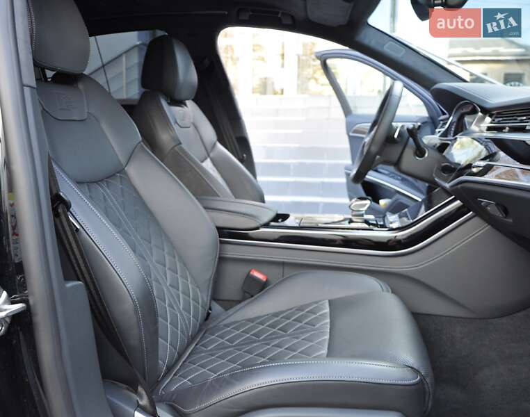 Седан Audi A8 2023 в Одессе