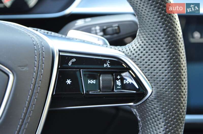 Седан Audi A8 2023 в Одессе