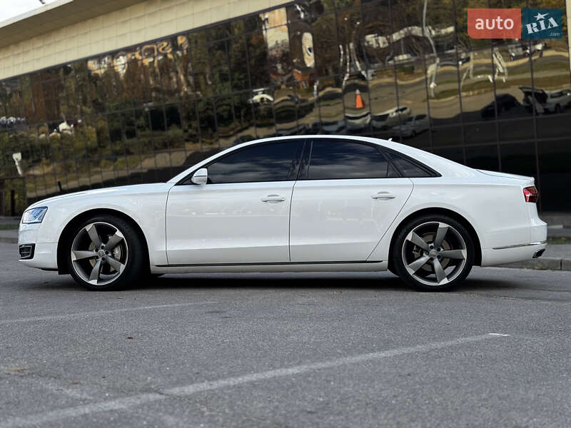 Седан Audi A8 2014 в Запорожье