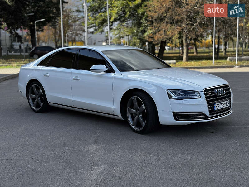 Седан Audi A8 2014 в Запорожье