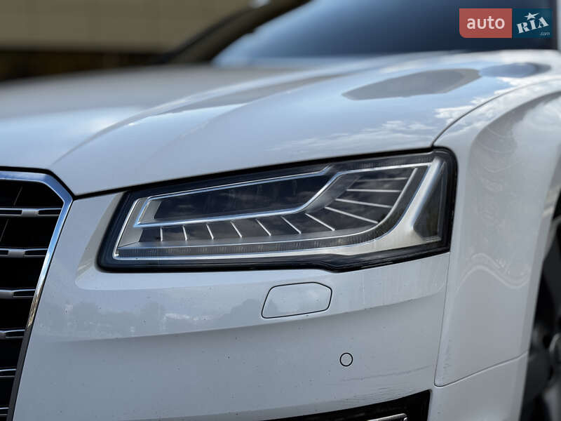 Седан Audi A8 2014 в Запорожье