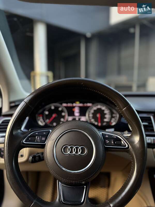 Седан Audi A8 2011 в Івано-Франківську