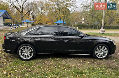 Седан Audi A8 2017 в 