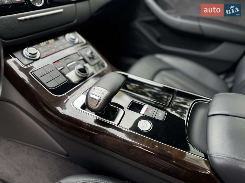 Седан Audi A8 2017 в Харькове
