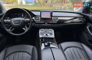 Седан Audi A8 2017 в 