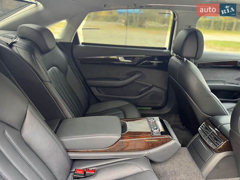 Седан Audi A8 2017 в Харькове