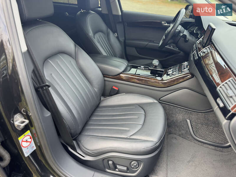 Седан Audi A8 2017 в Харькове